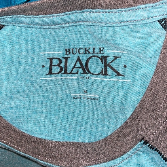 🌹BUCKLE BLACK TEE SHIRT - Picture 3 of 3